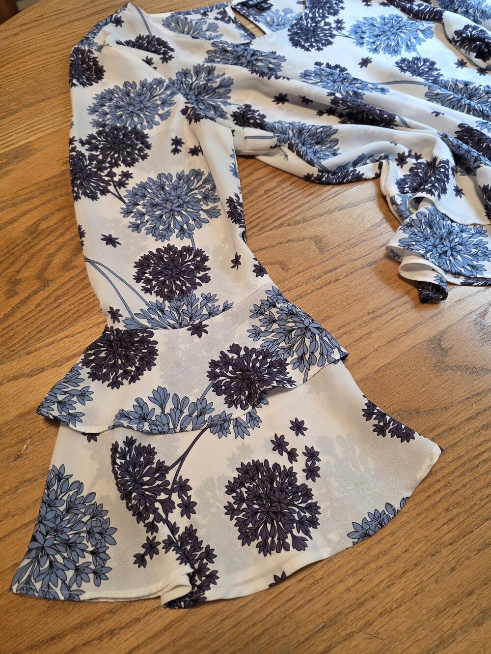 A.N.A. A New Approach White/Blue Hydrangea Bell Tiered Sleeves Blouse Size XL - Picture 10 of 16